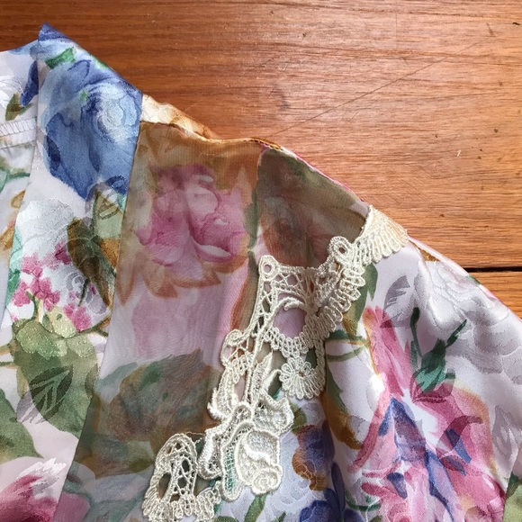 MaryAnn’s Boutique Floral Cream Vintage Multi-Color Robe, EUC, L - Picture 6 of 16